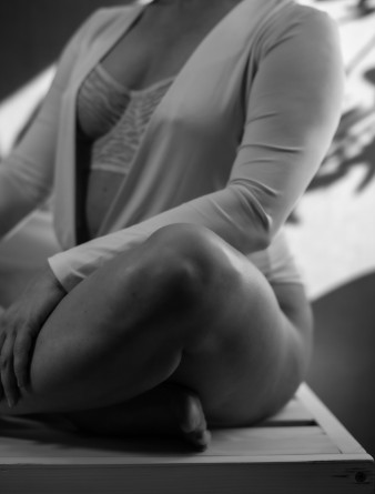 Девушка массажистка Лена Луна, салон Лена Луна