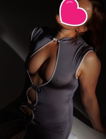 Девушка массажистка Лена Луна, салон Лена Луна